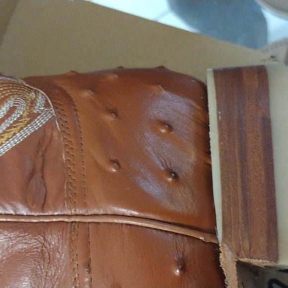 Boots - Picture 6 of 10